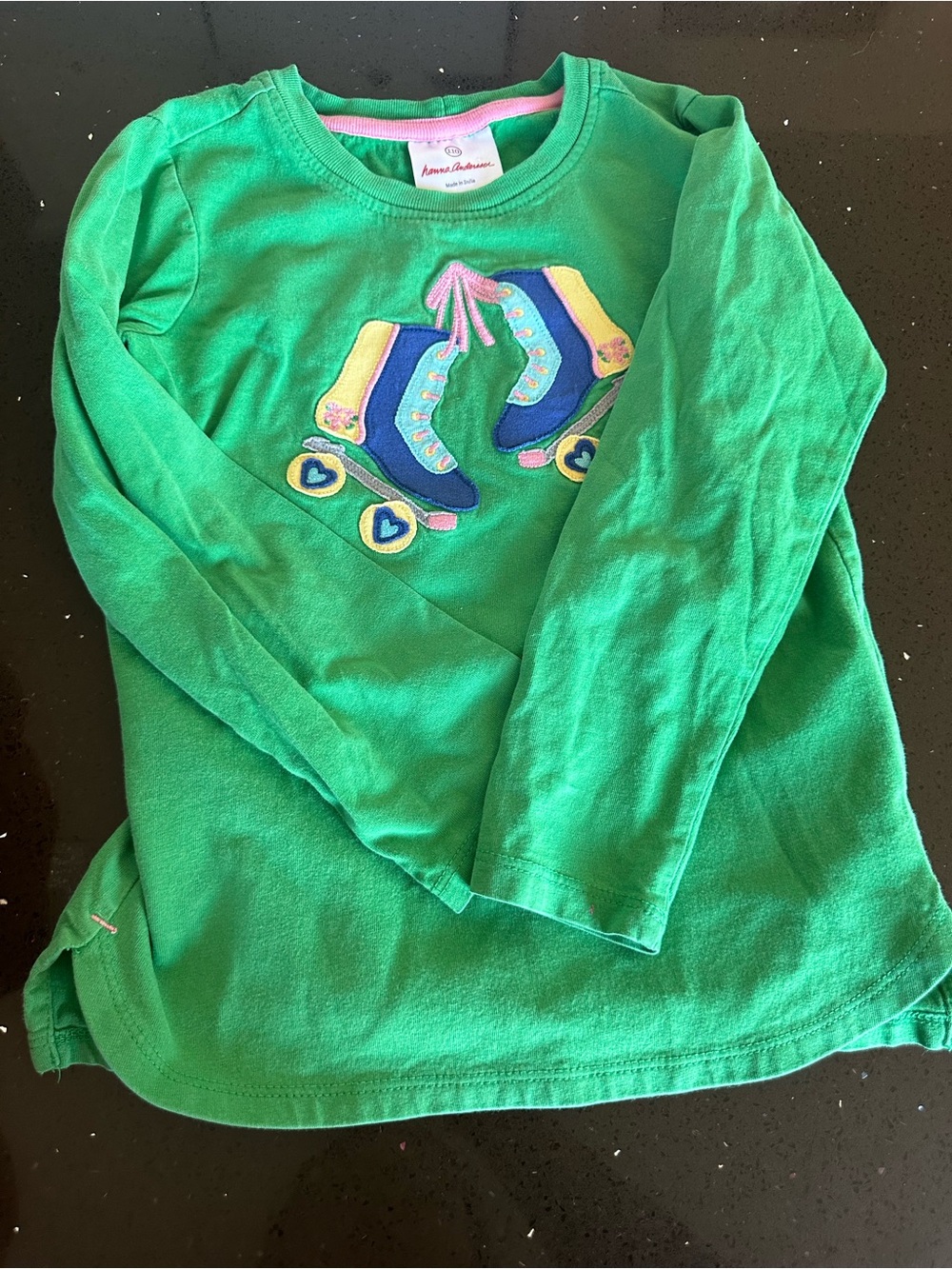 Hanna Andersson Green Long-Sleeve Tee with Roller Skate Applique